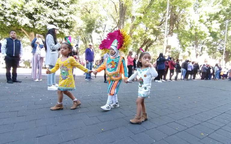 Pequeños disfrutan  del Carnaval de Tlaxcala