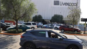 Empresarios se oponen a estacionamientos gratis, piden diálogo al Congreso