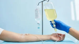 Aplicación de sueros vitaminados sin supervisión; solicitan reglas