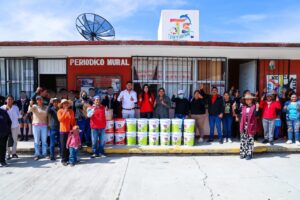 La Presidenta Municipal María Guadalupe Martínez Gerardo entregó aparatos auditivos a personas del municipio de Quecholac