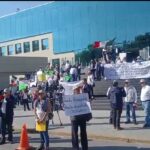 Protesta en sucursal de la CFE en la colonia Volcanes