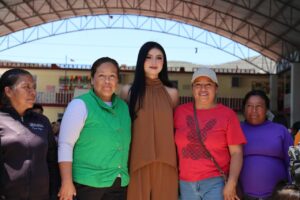 La Presidenta de Quecholac realizó la entrega de material para la escuela Primaria José Maria Morelos