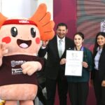 Puebla es referente nacional en deporte; reconoce gobernador a medallista en escalada