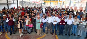 Tonantzin Fernández fortalece al campo cholulteca con entrega de biofertilizantes