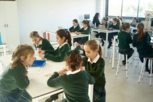 Más de 2 millones de estudiantes poblanos retoman clases este lunes.