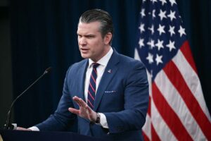 Pete Hegseth advierte a Sheinbaum que Estados Unidos no tolerará más negativas del gobierno mexicano