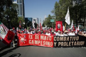 Maestros exigen alza salarial y abrogación de la ley del ISSSTE
