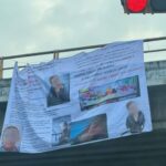 Dejan lona en puente por presuntos abusos d por parte de maestras en kínder de Texoloc