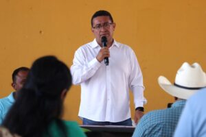 En recorrido por la Mixteca, el diputado Pável Gaspar destacó el compromiso con el desarrollo social y la niñez