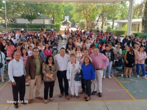 Festejan a madres de familia en Tehuacán