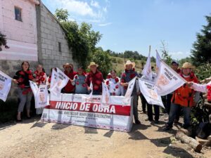 Inicia Gobierno de Xiutetelco pavimentación con concreto hidráulico en El Aguaje