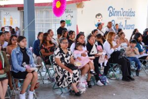 La Presidenta de Quecholac realizó la entrega de loseta para la primaria de la Compañia de Jesús
