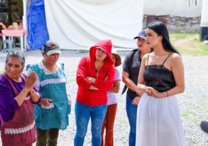 La Presidenta de Quecholac sostuvo una reunión con personal del mercado municipal