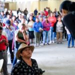 La Presidenta Municipal, María Guadalupe Martínez Gerardo sostiene junta de trabajo con vecinos de San José Tuzuapan