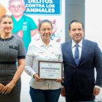 Fiscalía reconoce trabajo de Bienestar Animal en Atlixco; Ariadna Ayala recibe distintivo