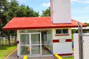El Ayuntamiento de Quecholac entrega pintura para mejorar Telesecundaria de San José Tuzuapan