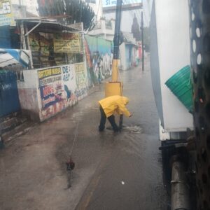 Ante las intensas lluvias, Agua de Puebla llama a No tirar basura en las calles para prevenir inundaciones
