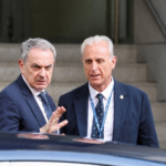Zapatero a punto de perder sus pasaportes