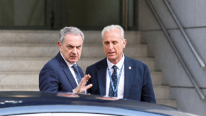 Zapatero a punto de perder sus pasaportes