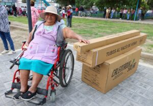 Gobierno del estado cumple compromisos con familias de San José Chiapa